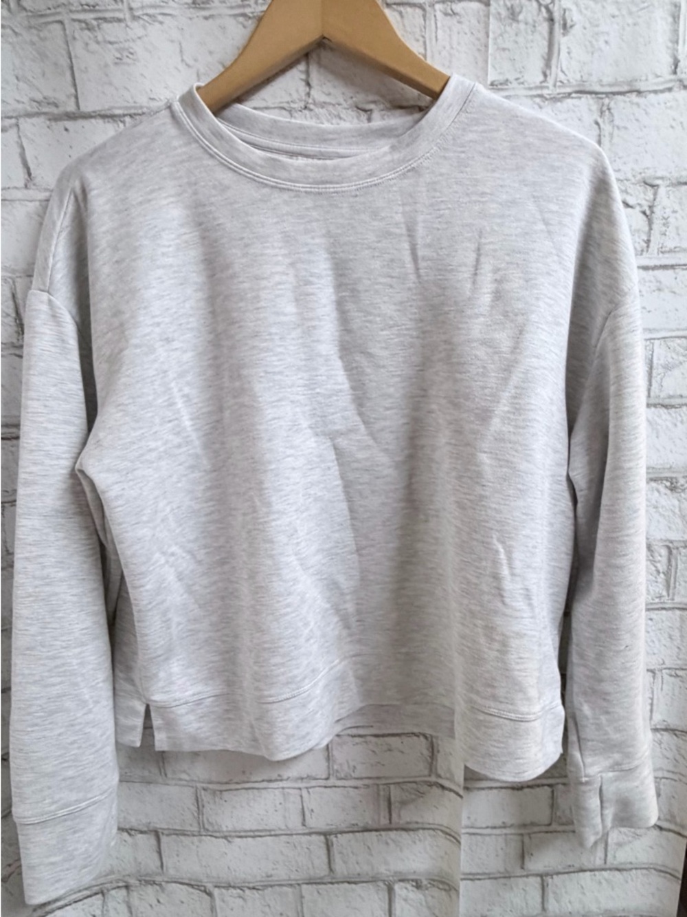 Soft Light Heather Gray Crewneck Cropped Sweatshirt